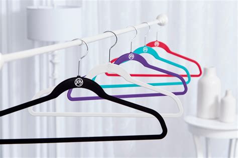 joy mangano huggable hanger.